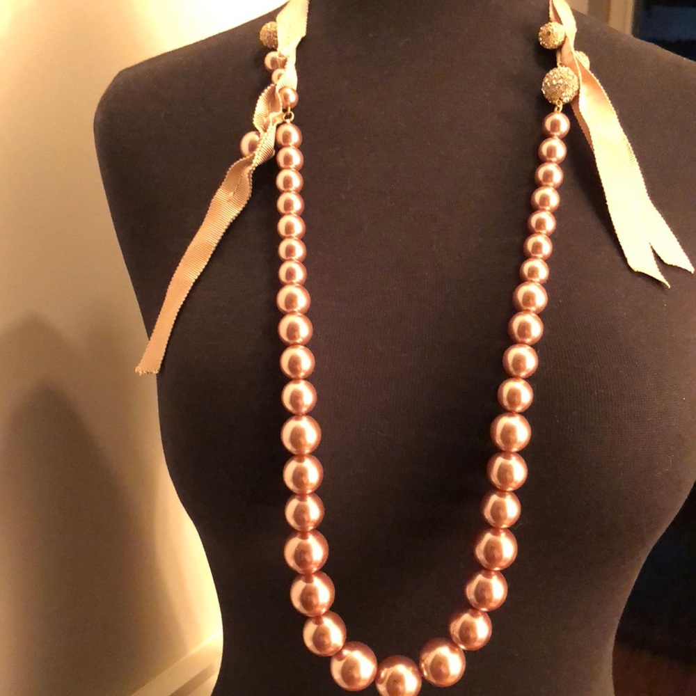 ⚜️🆕Ann Taylor White Pearl Statement Necklace